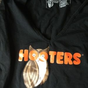 Hooters vneck authentic shirt